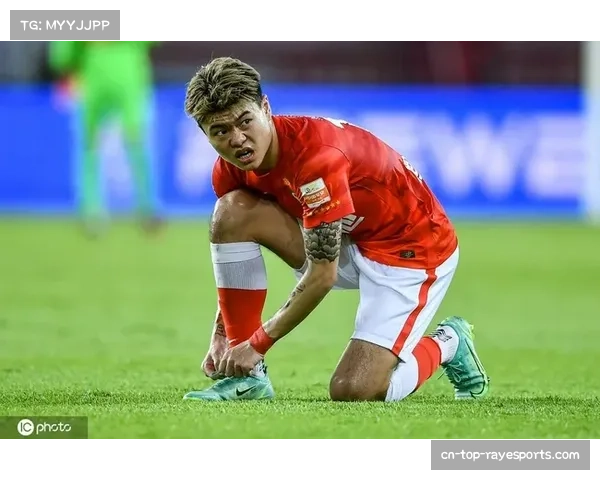 VAR长时间介入，判定西汉姆联进球前对门将犯规在先